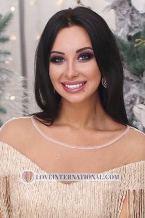 204690 - Elena Age: 26 - Ukraine